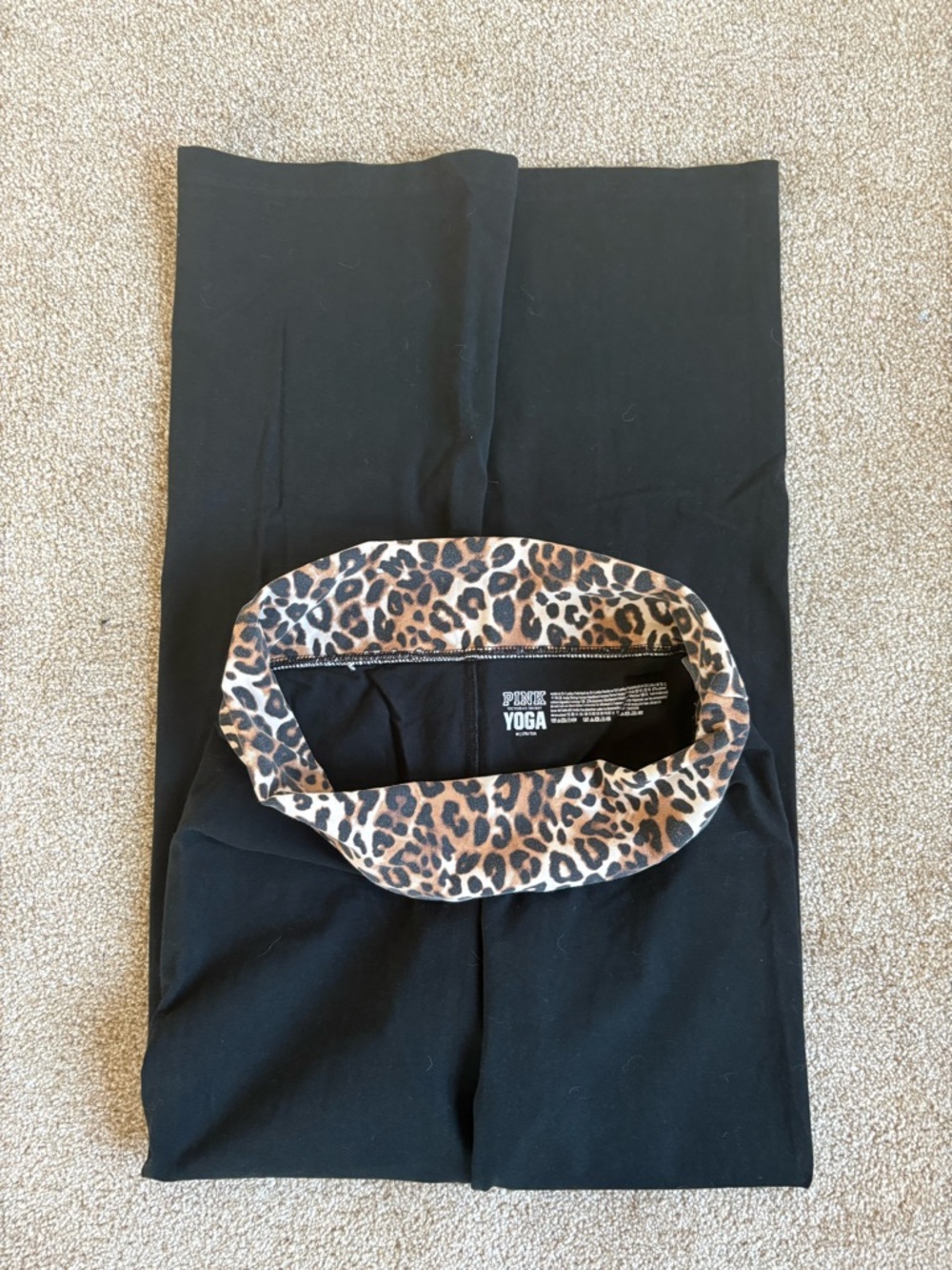Victoria Secret PINK Yoga Pants - Leopard Print - Picture 5 of 6